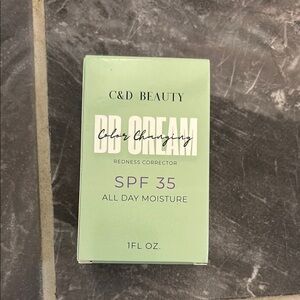 Green Foundation with SPF 35 and Botanical Feel